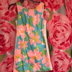 Shift size 6 wrinkled from storage make offer